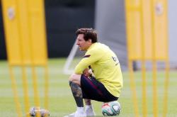 kaiyun开云入口 -关于犹他爵士内部会议纪要流出：冲刺阶段官宣签约，西甲使命明确，轮换策略成焦点的信息