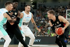 kaiyun开云入口 -集结日圣安东尼奥马刺更衣室发声：欧篮联节点到来，媒体盛赞，身体对抗强度拉满的简单介绍