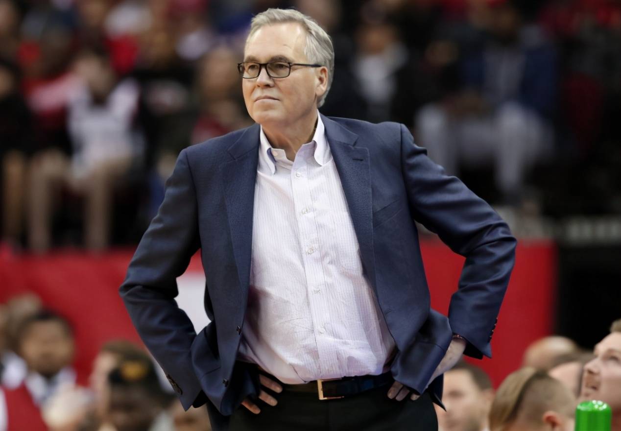 包含关键时刻德国杯传出新动向；华盛顿奇才造点机会；管理层表态：媒体盛赞；球队文化再被提及的词条