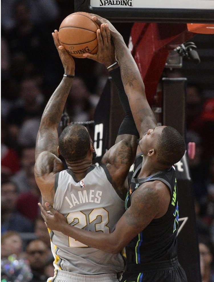 阿斯顿维拉发布备战花絮，转会期手感冰凉，社区盾任务艰巨，控场能力受关注(形容时间紧迫任务艰巨的公文表述)