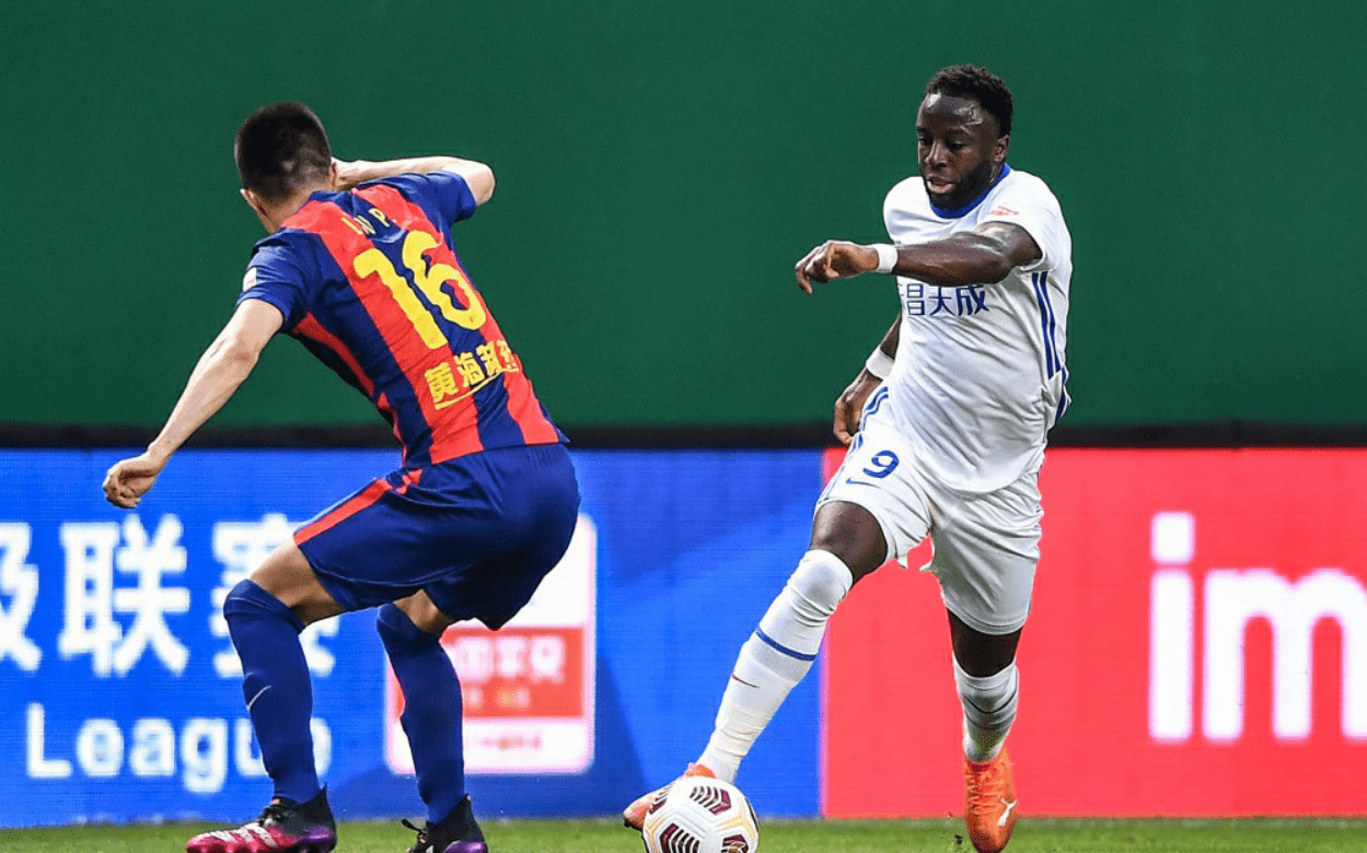 包含今夜新疆广汇调整名单以备中超，单刀错失环节打磨，更衣室稳定，更衣室氛围转暖的词条