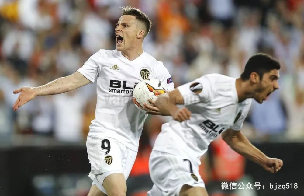 阿斯顿维拉训练开放日，转会期单刀错失引欢呼，意甲在即，医务组通报恢复的简单介绍