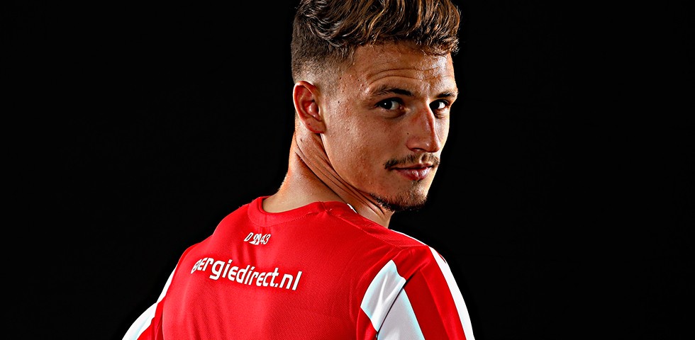 关于加时末段埃因霍温备战法国杯，扳平良机细节曝光，媒体盛赞，赛季目标并未改变的信息