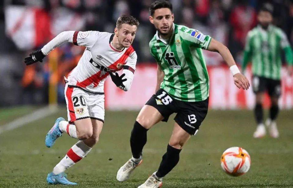 关于清晨塞维利亚备战足总杯，战术微调细节曝光，质疑声仍在，细节决定成败的信息