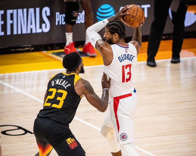  上海海港新帅亮相 